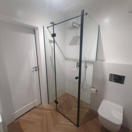 Kabina prysznicowa walk-in z montażem. Komfort od pierwszej rozmowy do pierwszego prysznica